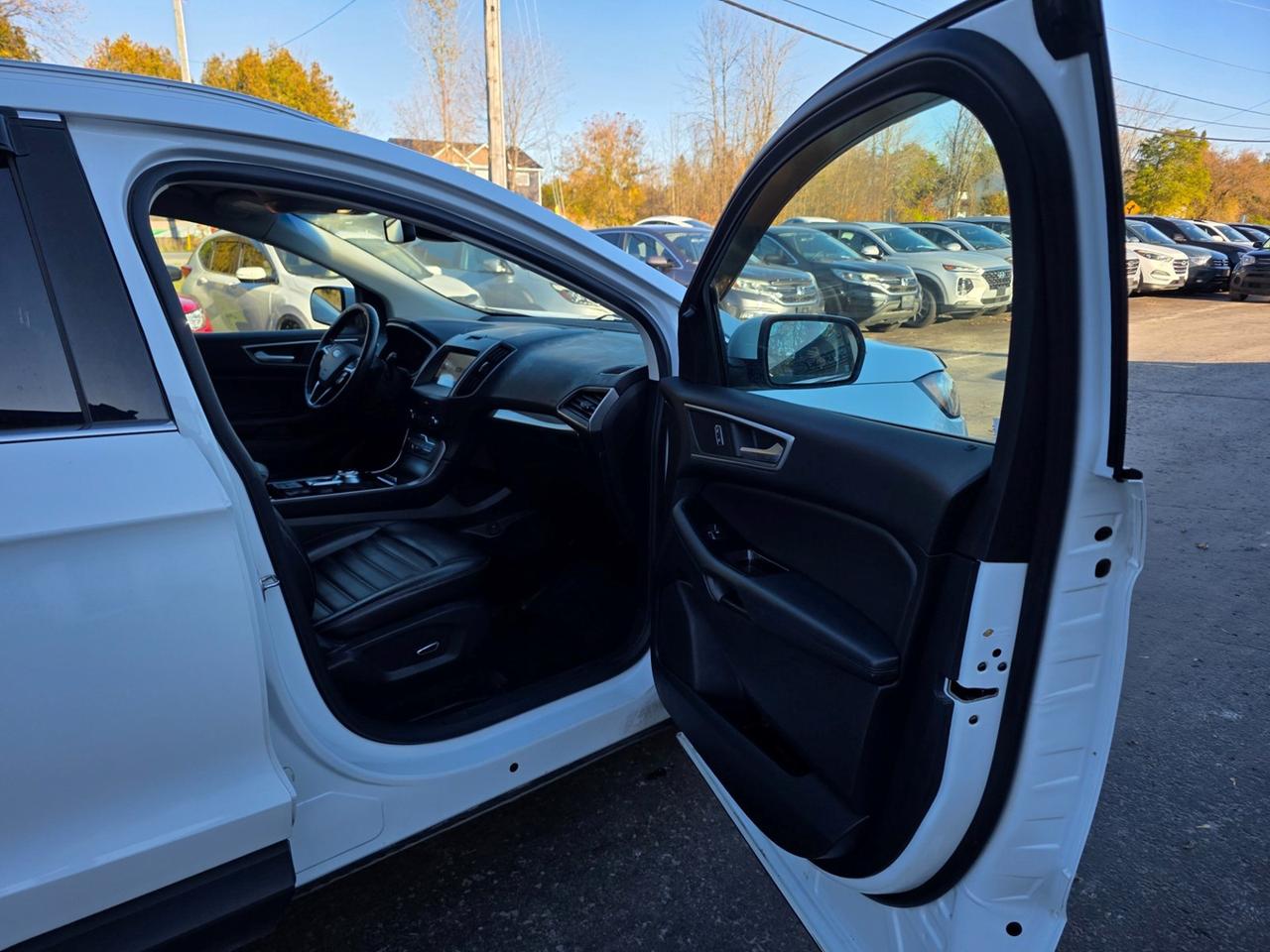 2019 Ford Edge SEL AWD Photo