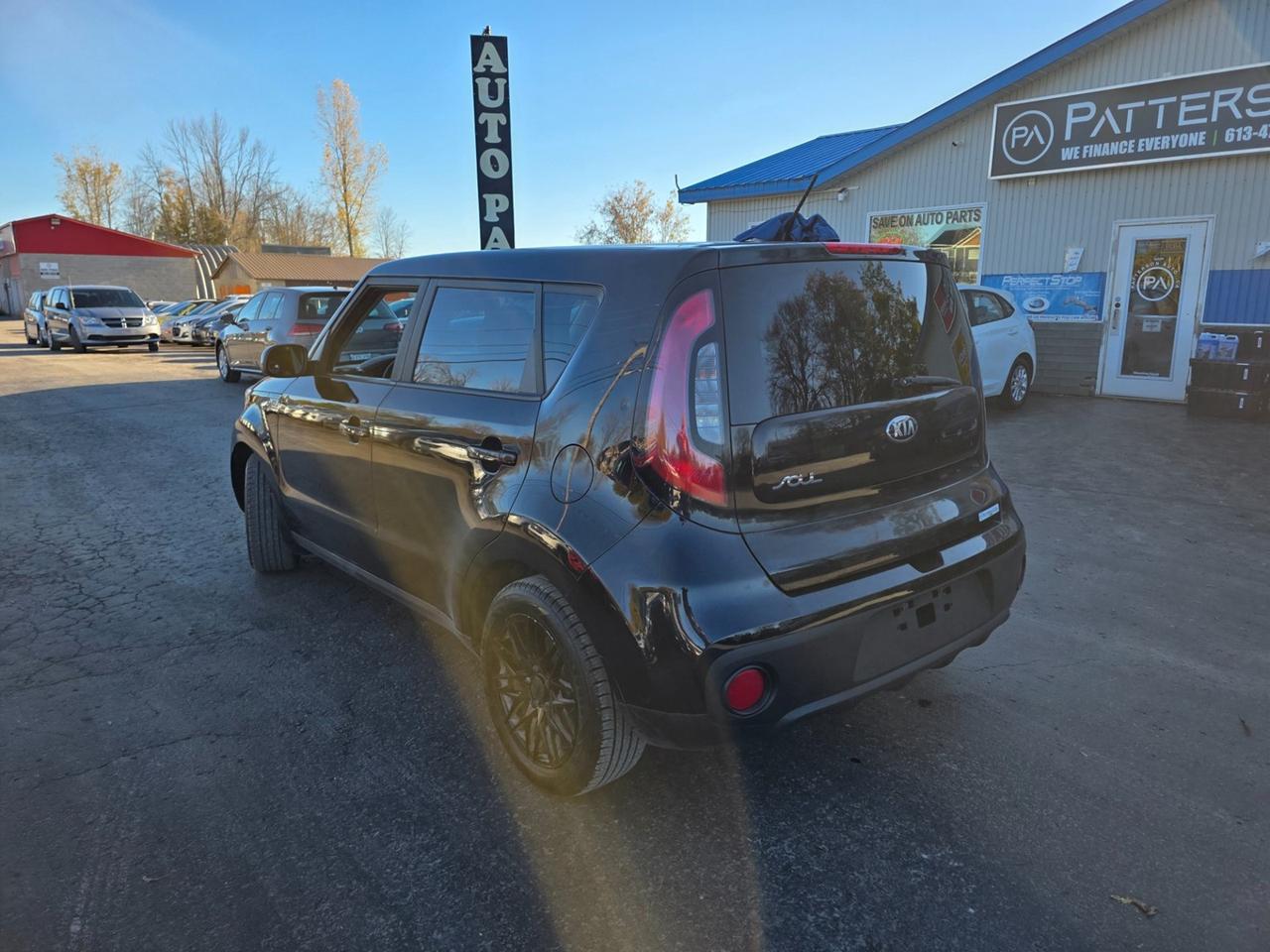2018 Kia Soul LX Photo2