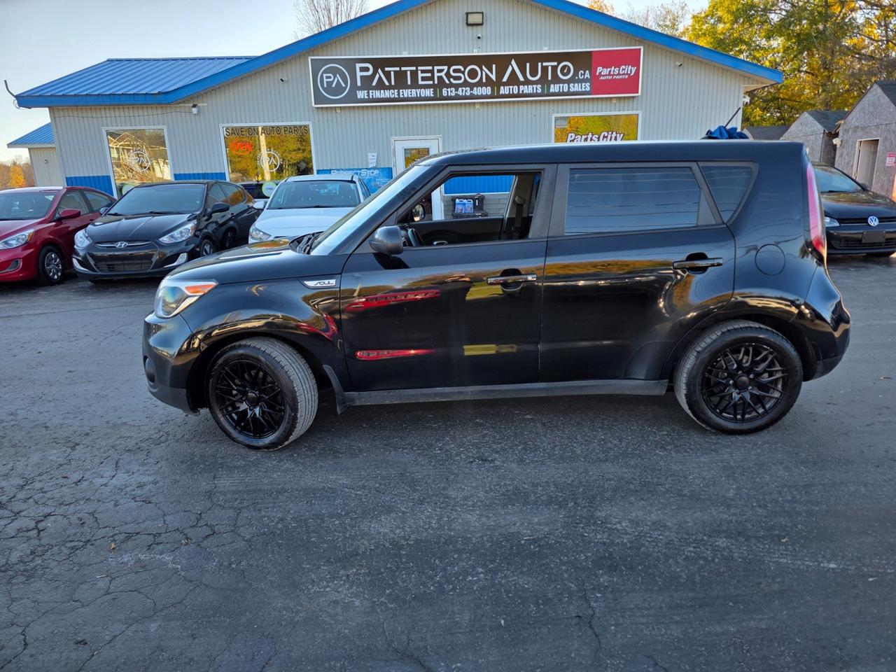2018 Kia Soul LX Photo1