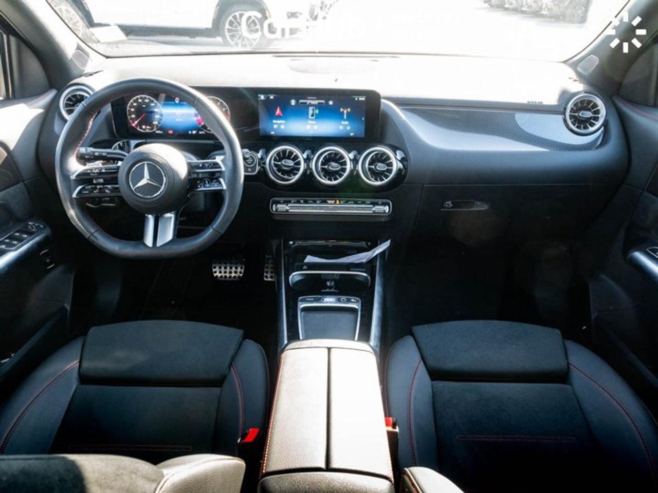 2026 Mercedes-Benz GLA GLA 250 4MATIC AWD Panoramic Roof Automatic Parking Heated Seats Photo