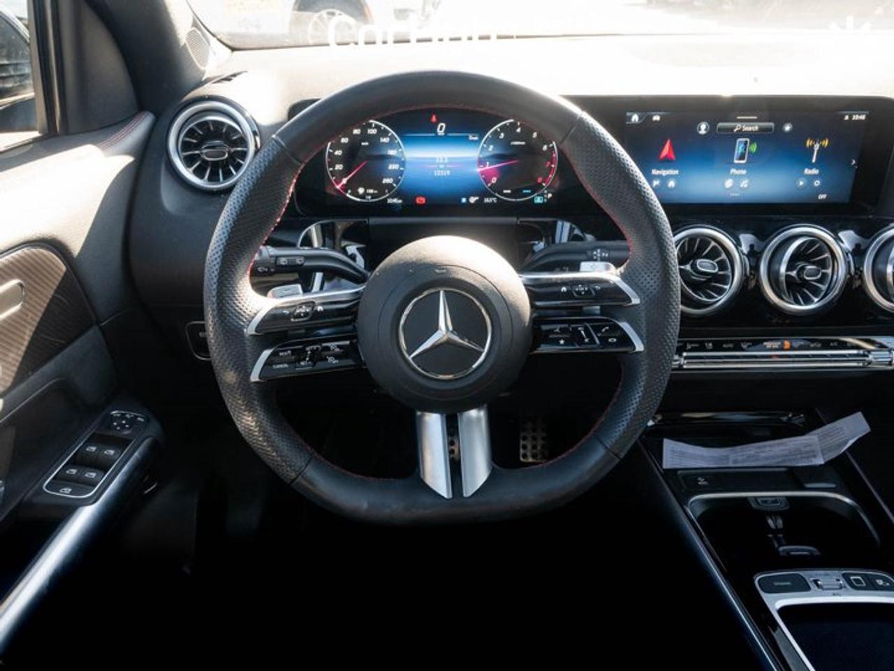 2026 Mercedes-Benz GLA GLA 250 4MATIC AWD Panoramic Roof Automatic Parking Heated Seats Photo