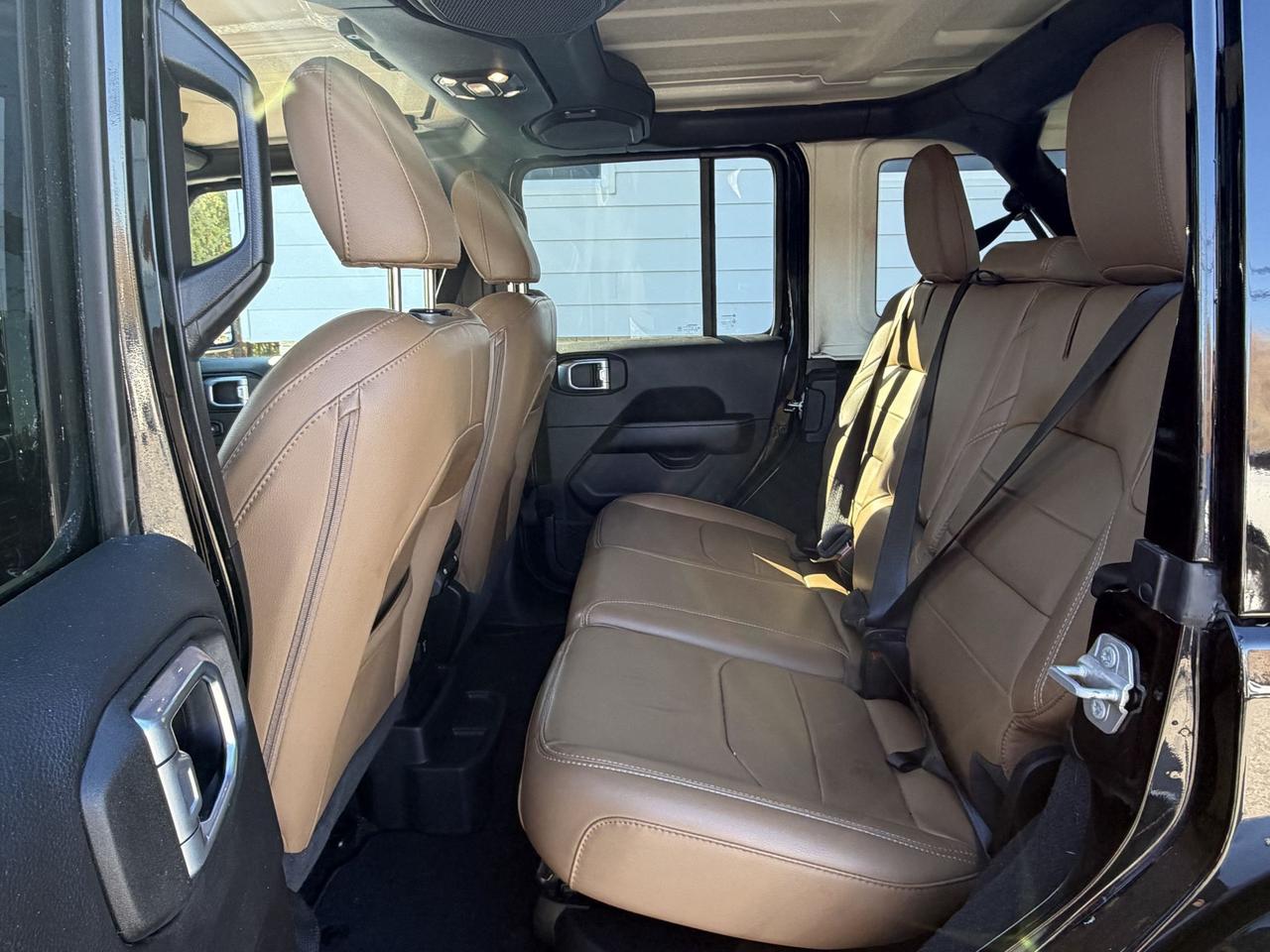 2021 Jeep Wrangler 4xe UNLIMITED SAHARA-4X4-HYBRID-LEATHER SEATS-NAV Photo