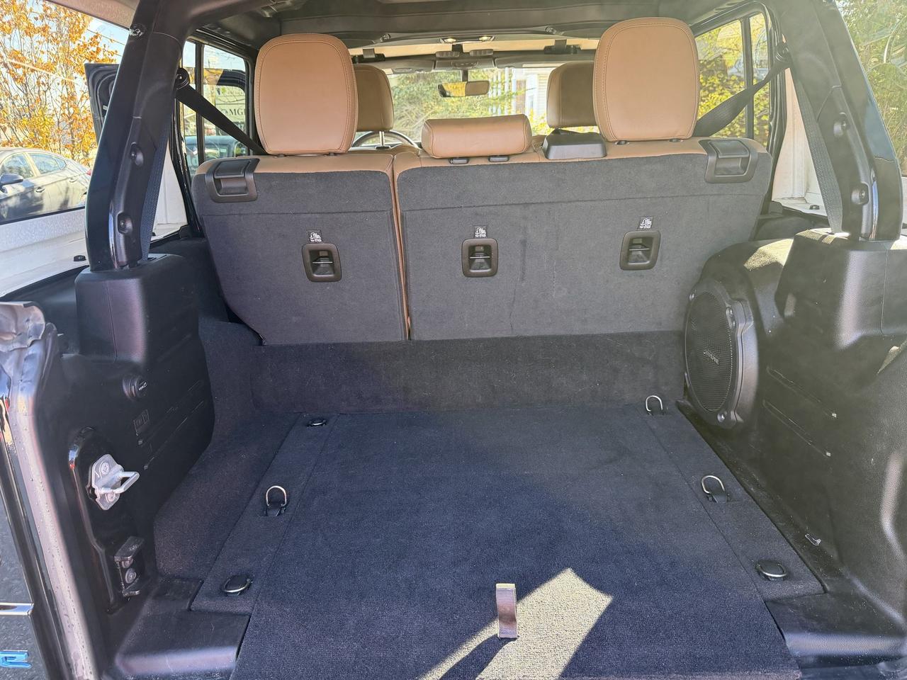 2021 Jeep Wrangler 4xe UNLIMITED SAHARA-4X4-HYBRID-LEATHER SEATS-NAV Photo
