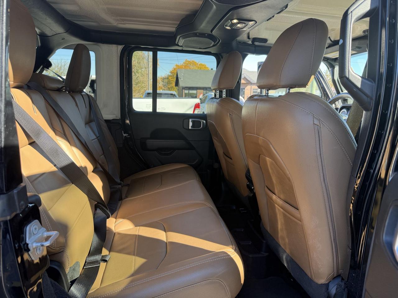 2021 Jeep Wrangler 4xe UNLIMITED SAHARA-4X4-HYBRID-LEATHER SEATS-NAV Photo