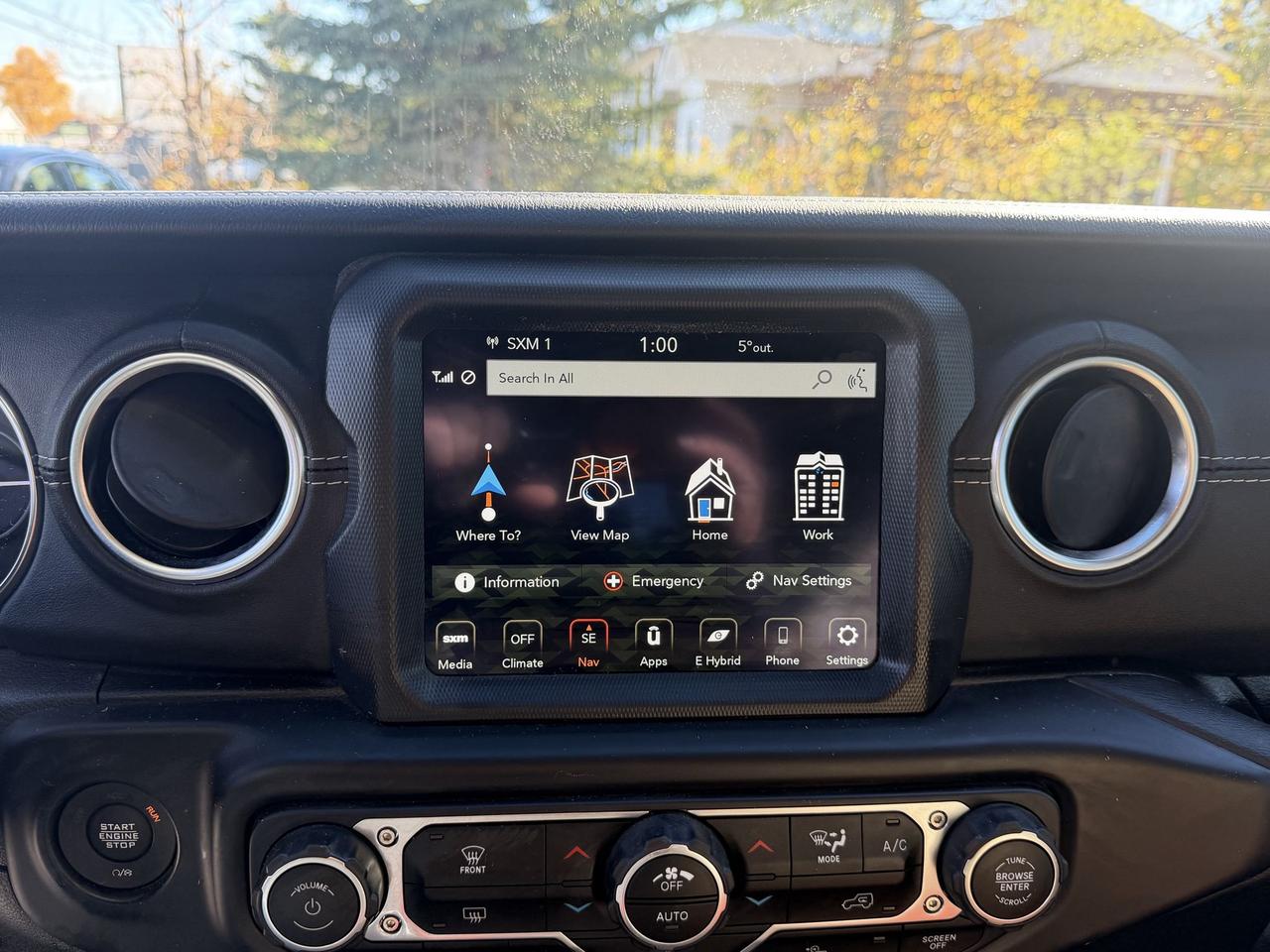 2021 Jeep Wrangler 4xe UNLIMITED SAHARA-4X4-HYBRID-LEATHER SEATS-NAV Photo