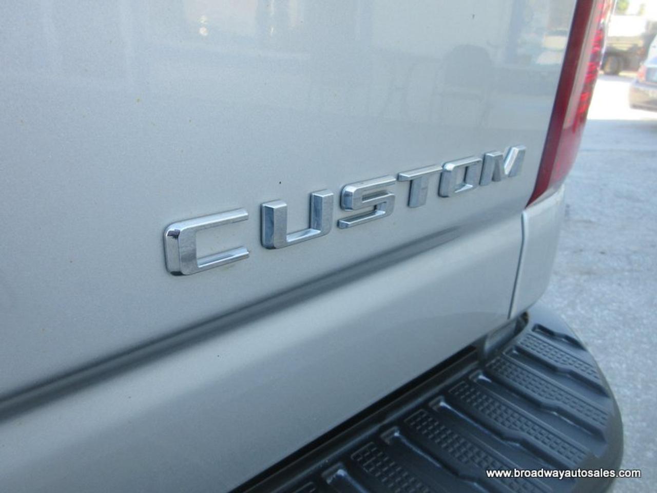 2023 Chevrolet Silverado 2500 3/4 TON CUSTOM-LT-EDITION 6 PASSENGER 6.6L - V8.. 4X4.. CREW-CAB.. 6.6-BOX.. ARCTIC-V-PLOW.. BACK-UP CAMERA.. BLUETOOTH SYSTEM.. KEYLESS ENTRY.. Photo