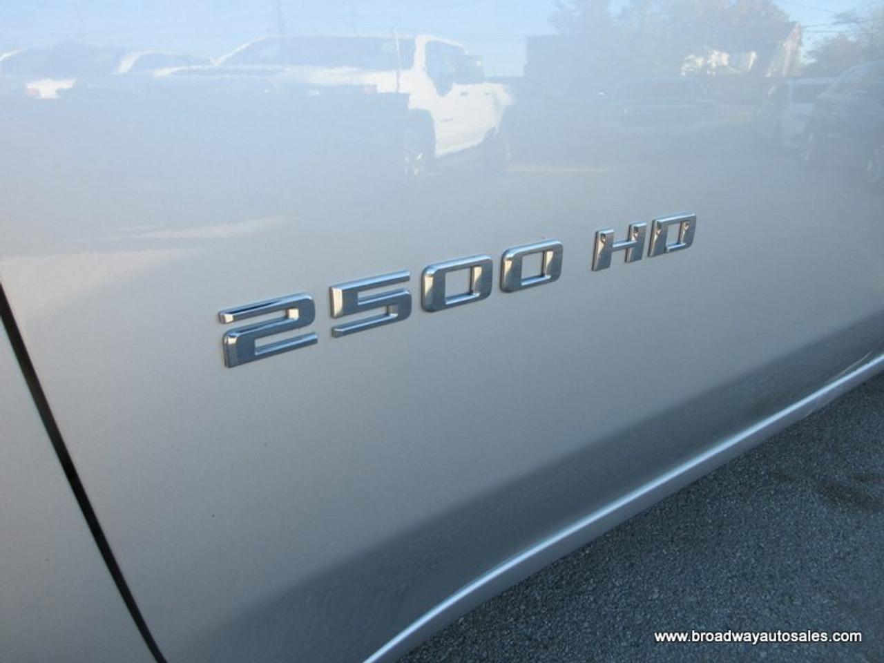 2023 Chevrolet Silverado 2500 3/4 TON CUSTOM-LT-EDITION 6 PASSENGER 6.6L - V8.. 4X4.. CREW-CAB.. 6.6-BOX.. ARCTIC-V-PLOW.. BACK-UP CAMERA.. BLUETOOTH SYSTEM.. KEYLESS ENTRY.. Photo