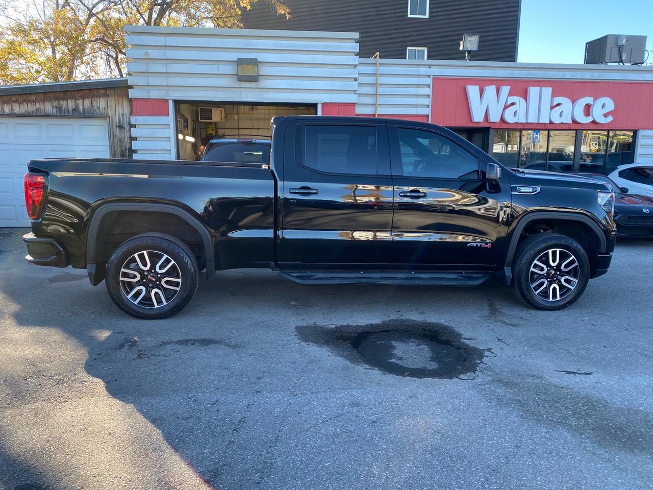 2024 GMC Sierra 1500 AT4 | Crew Cab 4X4 | Leather Seats | Sunroof Photo