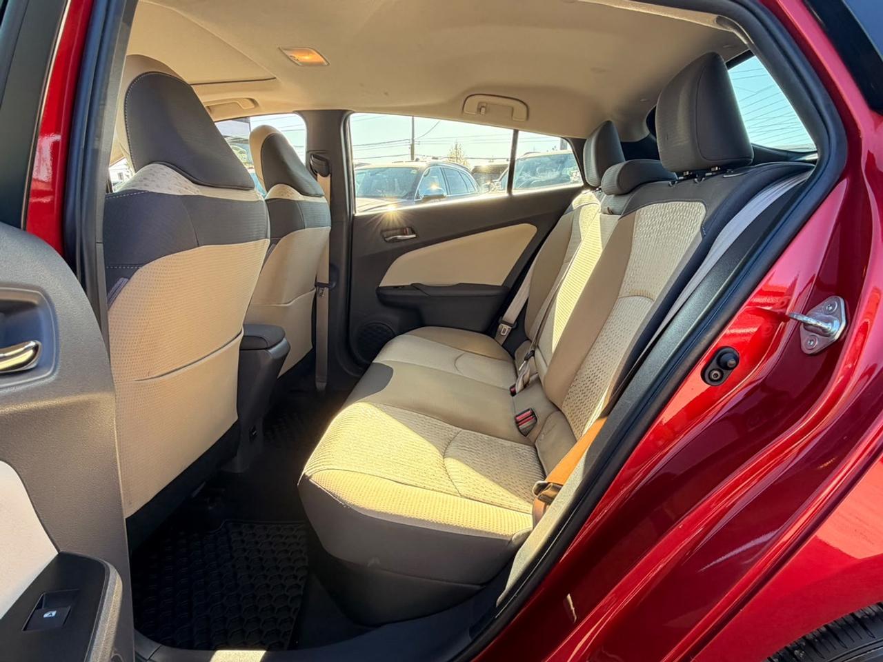 2018 Toyota Prius Auto Photo
