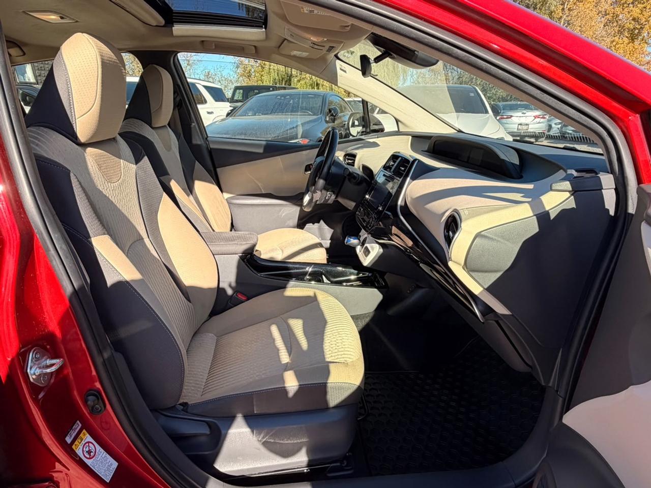 2018 Toyota Prius Auto Photo