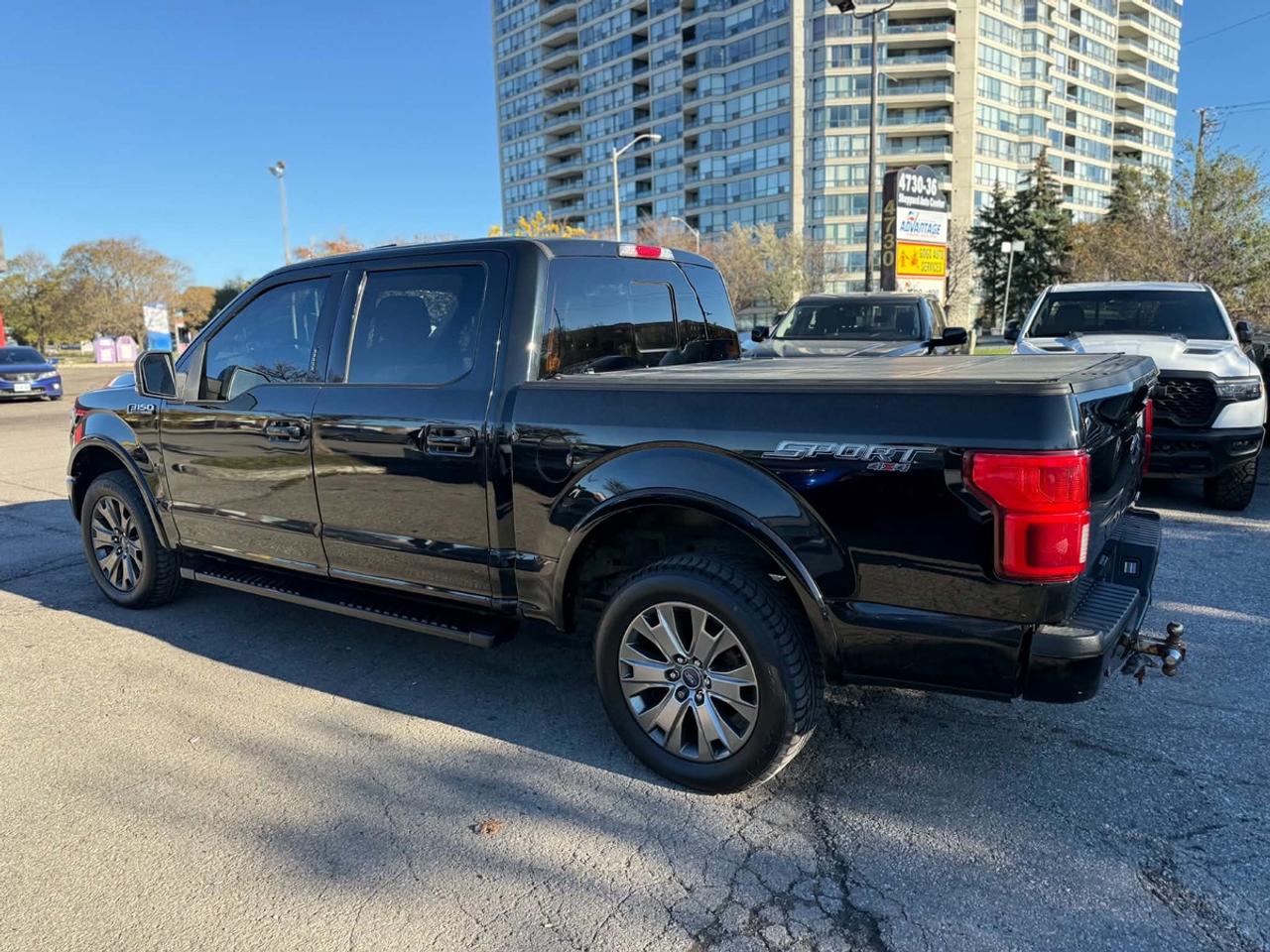 2018 Ford F-150 LARIAT SUPERCREW Photo3