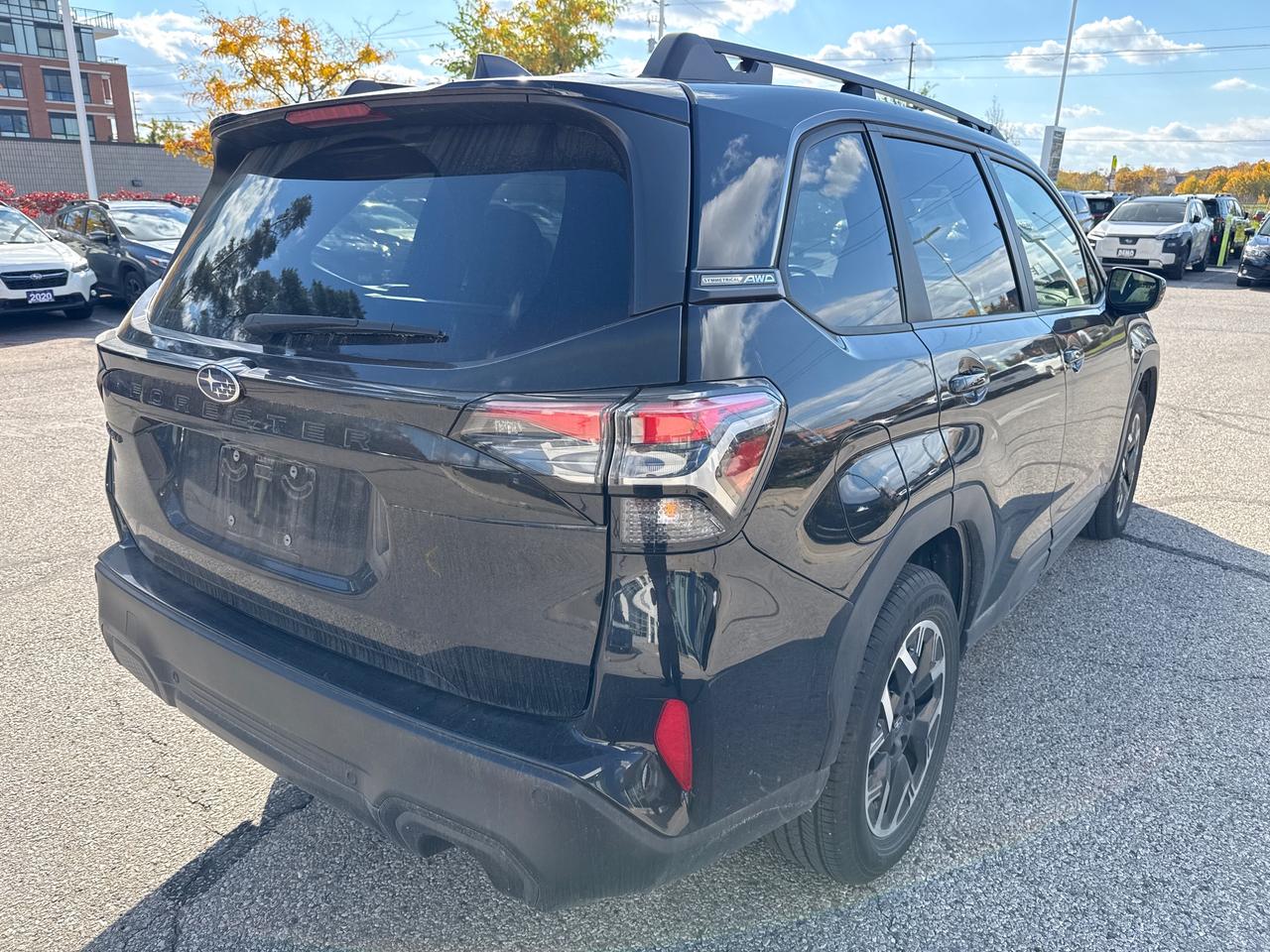 2025 Subaru Forester Touring NO ACCIDENTS! ONE OWNER! Photo4