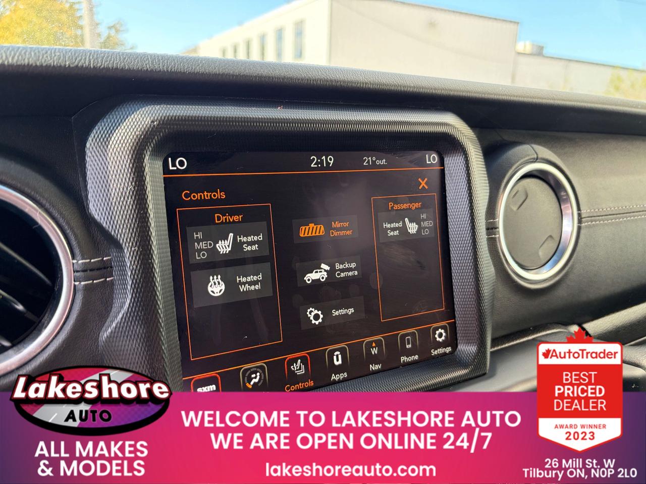 2023 Jeep Wrangler Sahara Photo