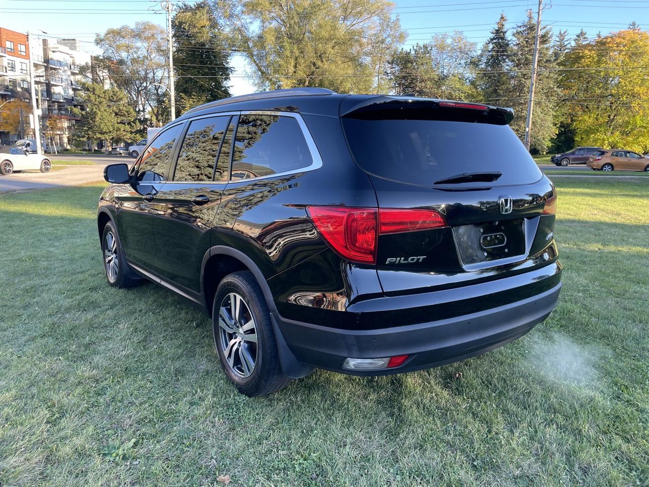 2017 Honda Pilot EX-L w/RES AWD *7 Seats Photo