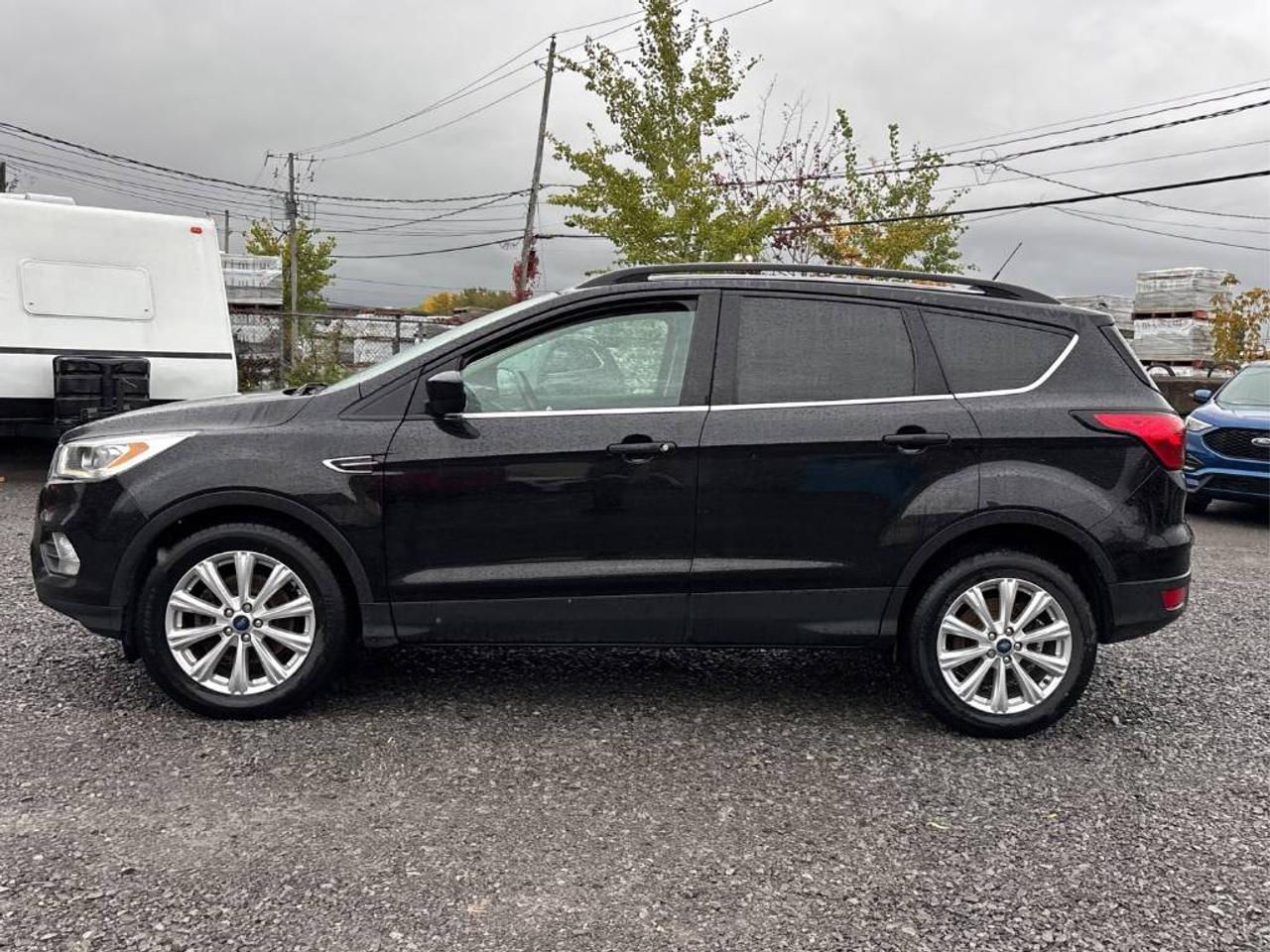 2019 Ford Escape SEL 4WD - SUNROOF, B/U CAM, LEATHER HEATED SEATS!! - Photo #2