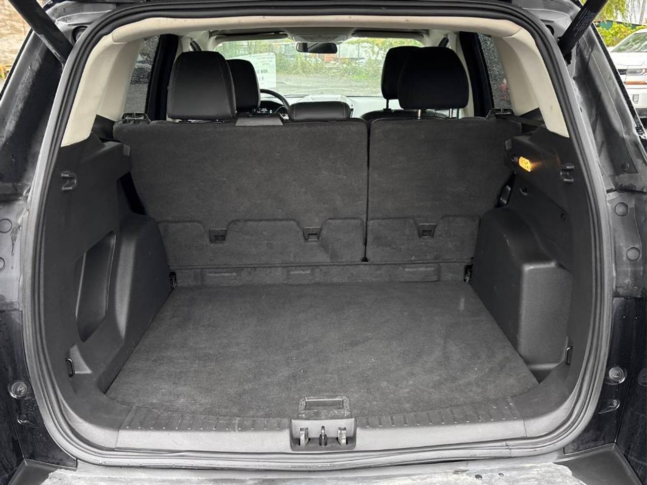 2019 Ford Escape SEL 4WD - SUNROOF, B/U CAM, LEATHER HEATED SEATS!! - Photo #6