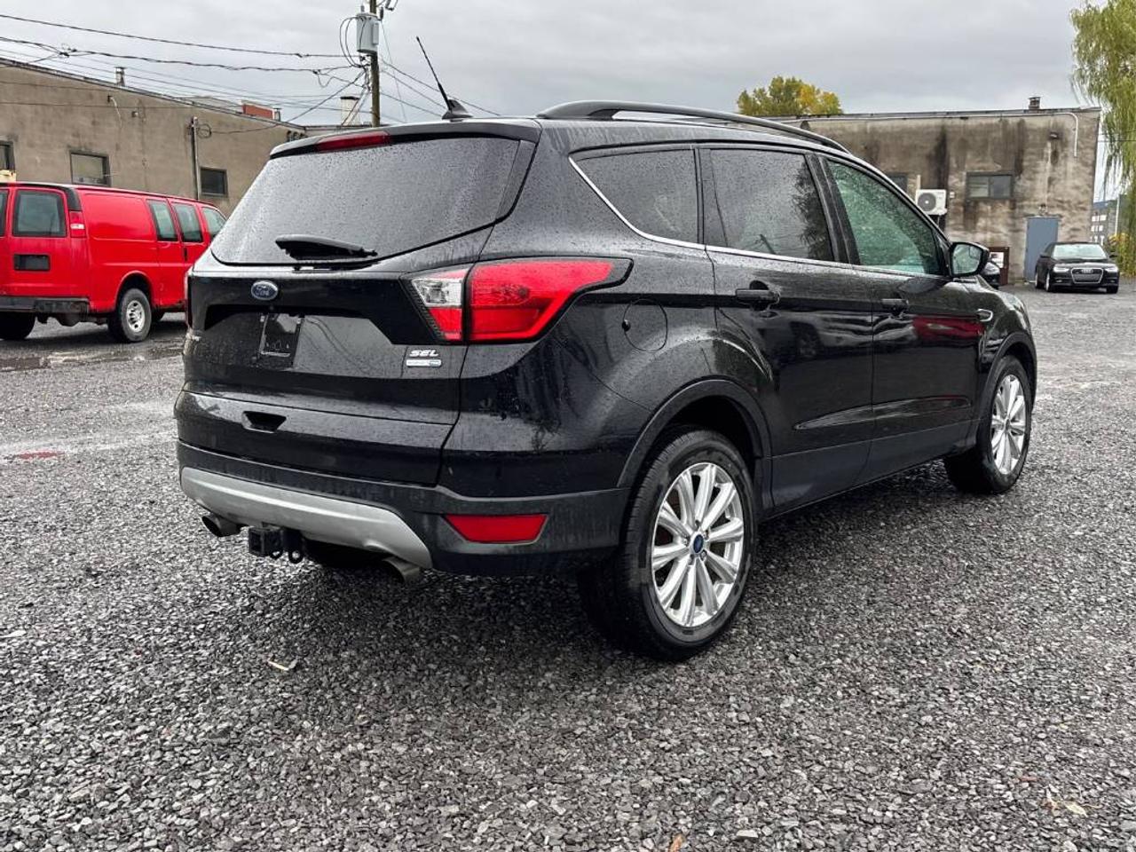 2019 Ford Escape SEL 4WD - SUNROOF, B/U CAM, LEATHER HEATED SEATS!! Photo