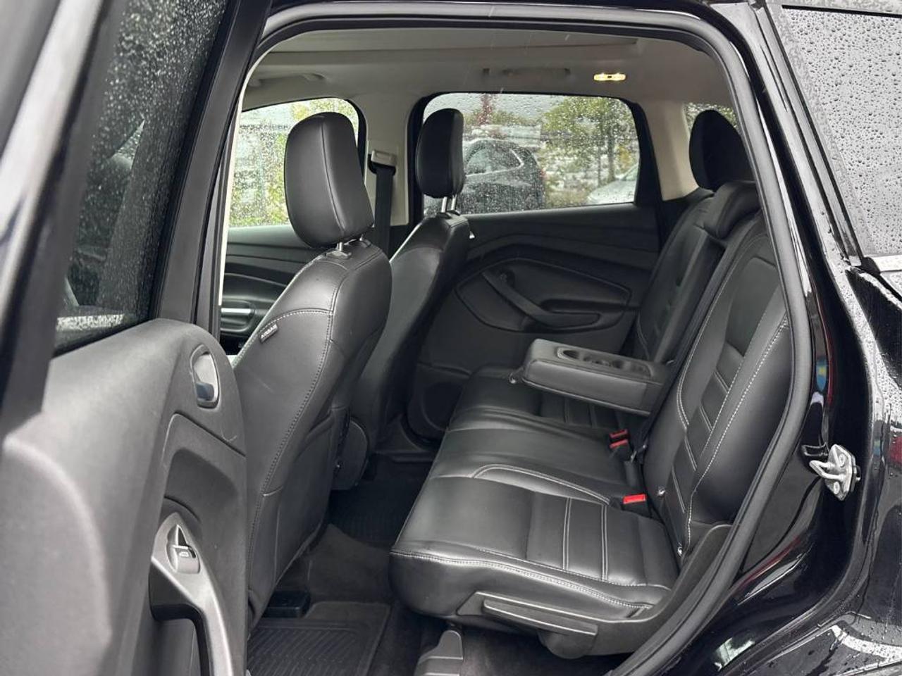 2019 Ford Escape SEL 4WD - SUNROOF, B/U CAM, LEATHER HEATED SEATS!! Photo