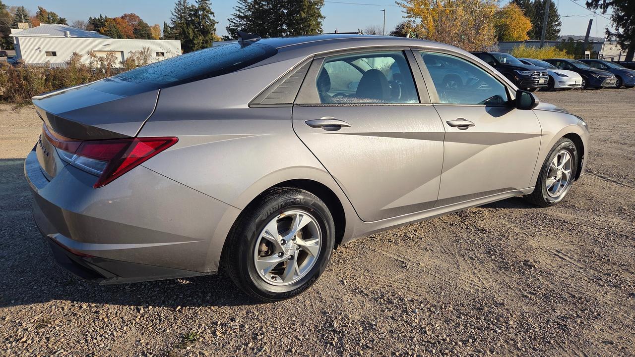 2023 Hyundai Elantra Essential Photo4