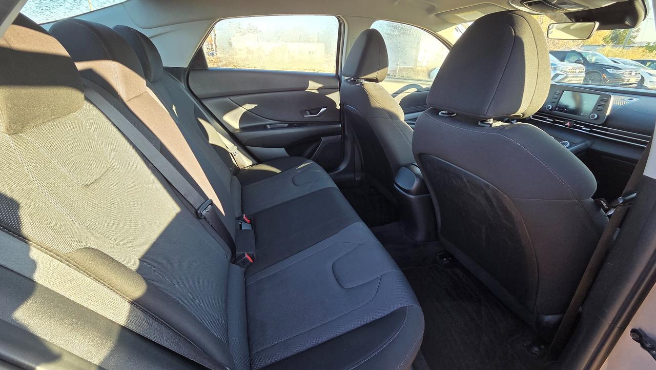2023 Hyundai Elantra Essential Photo