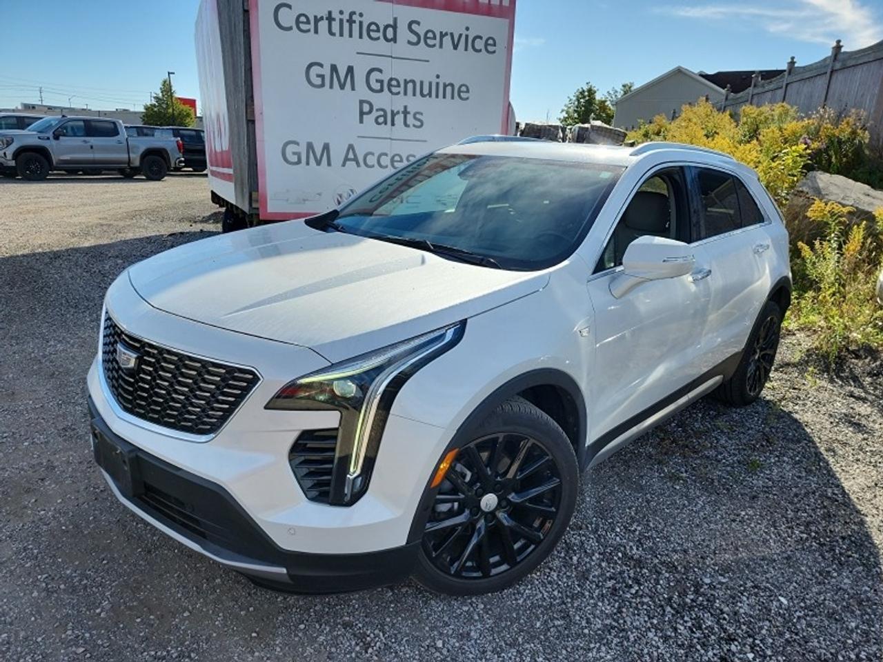 2023 Cadillac XT4 PREMIUM LUXURY - MASSAGE SEATS, NAV, HUD & MORE!
