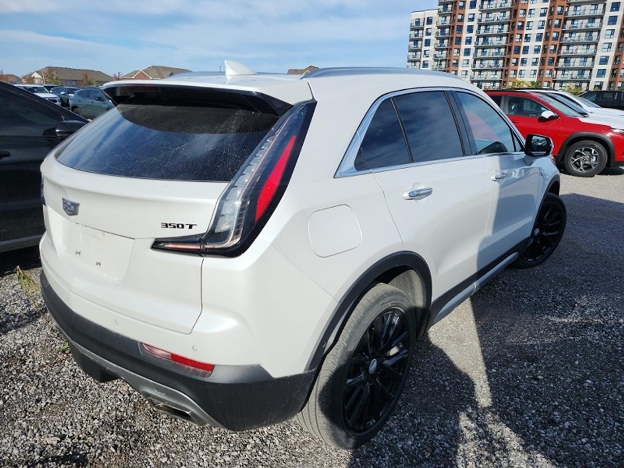 2023 Cadillac XT4 PREMIUM LUXURY - MASSAGE SEATS, NAV, HUD & MORE! - Photo #7