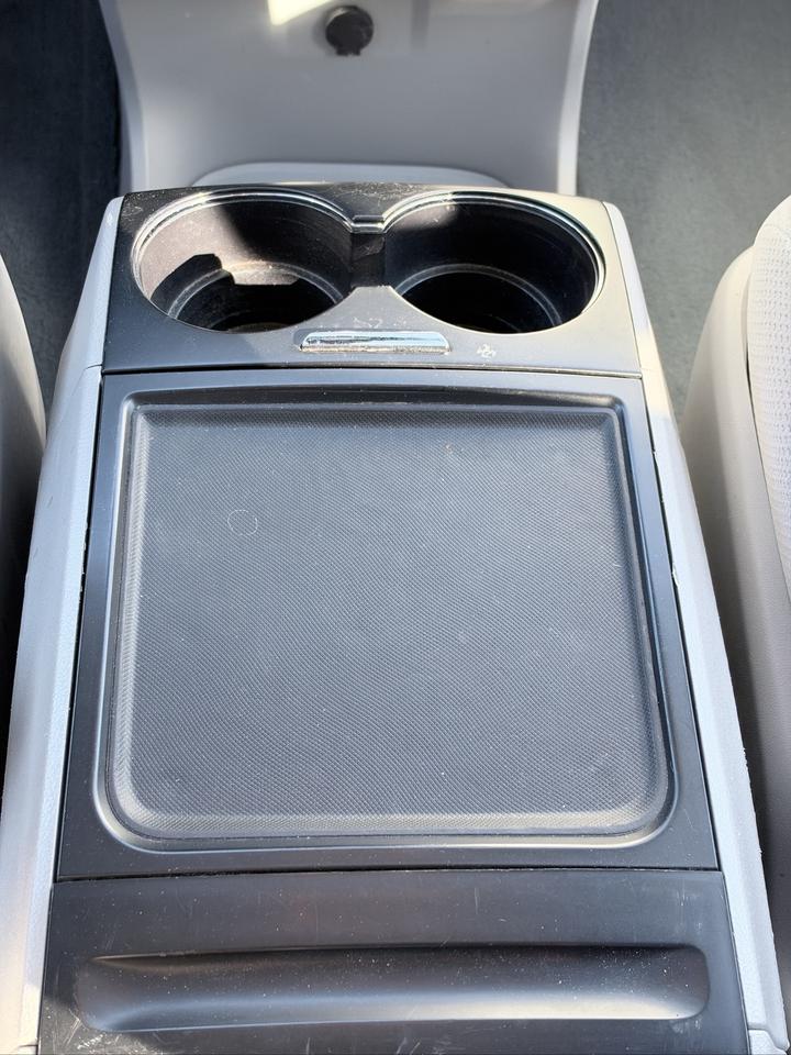 2017 Toyota Sienna LE Photo