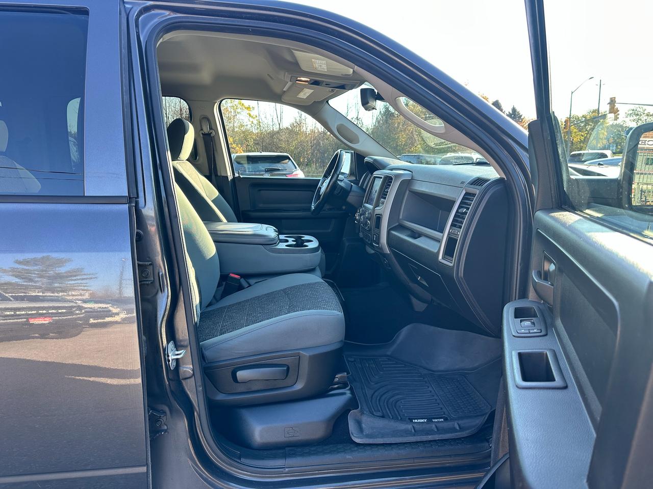 2019 RAM 1500 Classic Express4X4 HEMI CrewCab HTD-Cloth XM A/C BackupCam Photo
