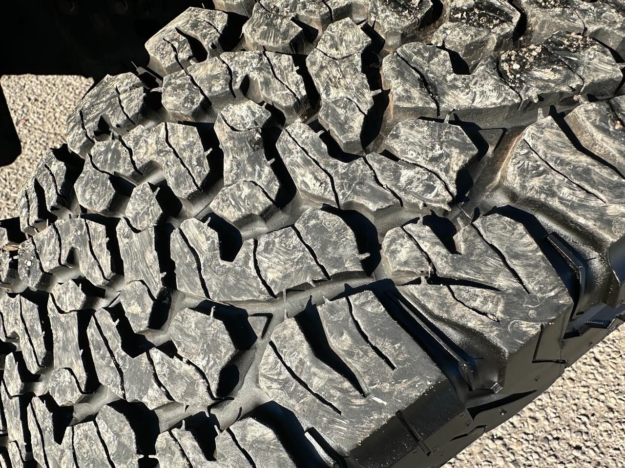 2019 RAM 1500 Classic Express4X4 HEMI CrewCab HTD-Cloth XM A/C BackupCam Photo