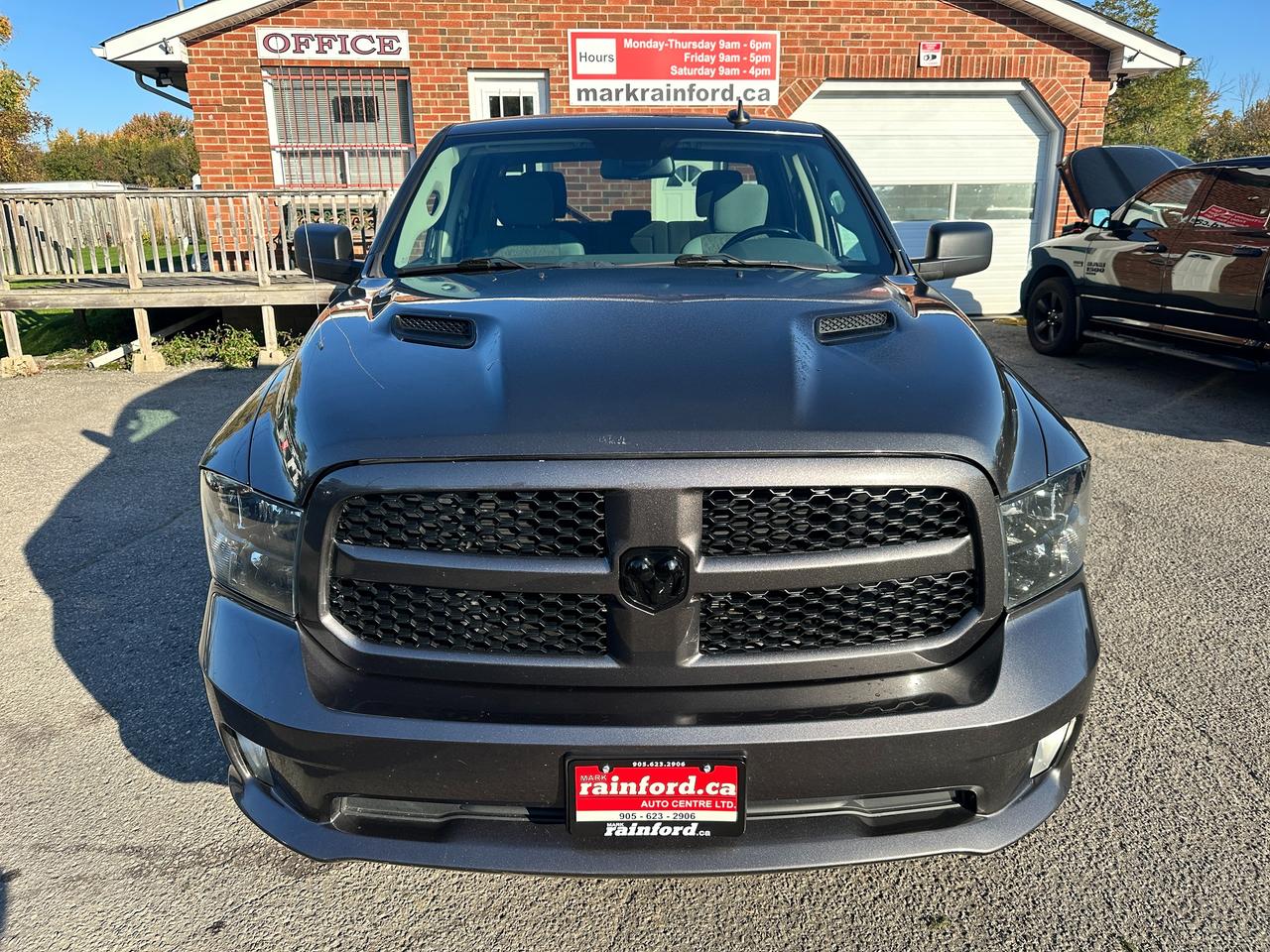 2019 RAM 1500 Classic Express4X4 HEMI CrewCab HTD-Cloth XM A/C BackupCam Photo5