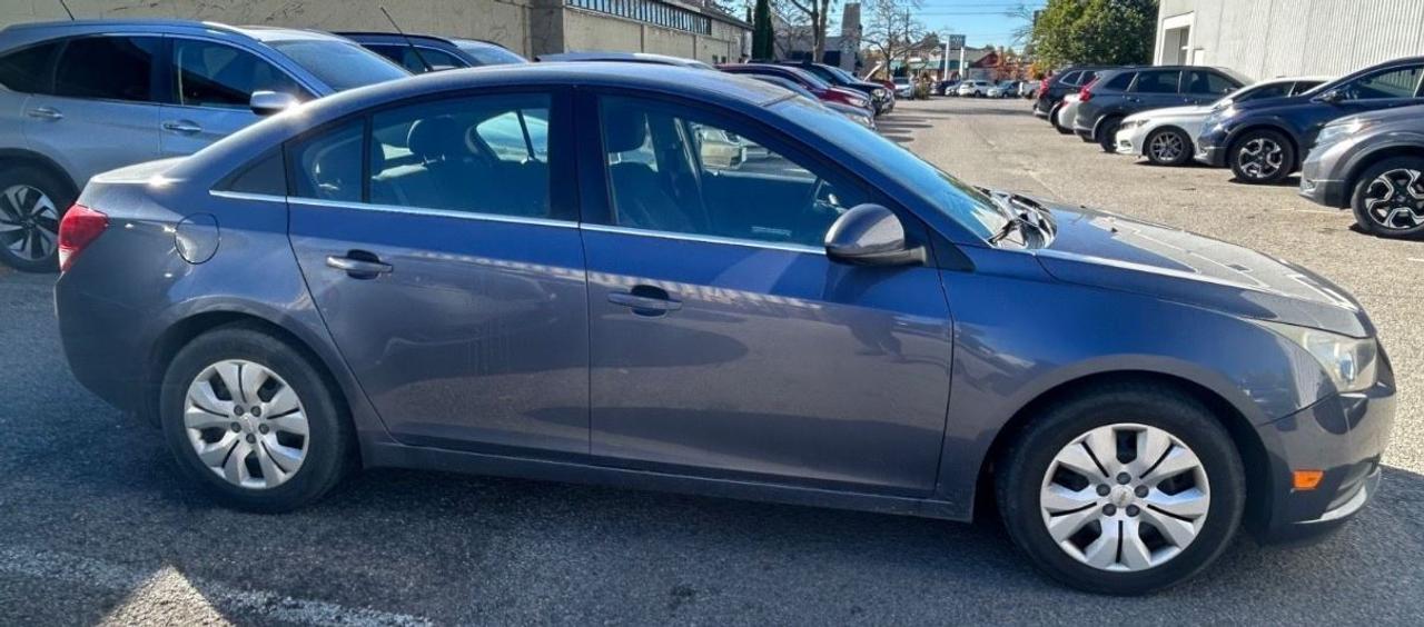 2014 Chevrolet Cruze 1LT Local Owner Service Records LOW KM'S !!! Photo1