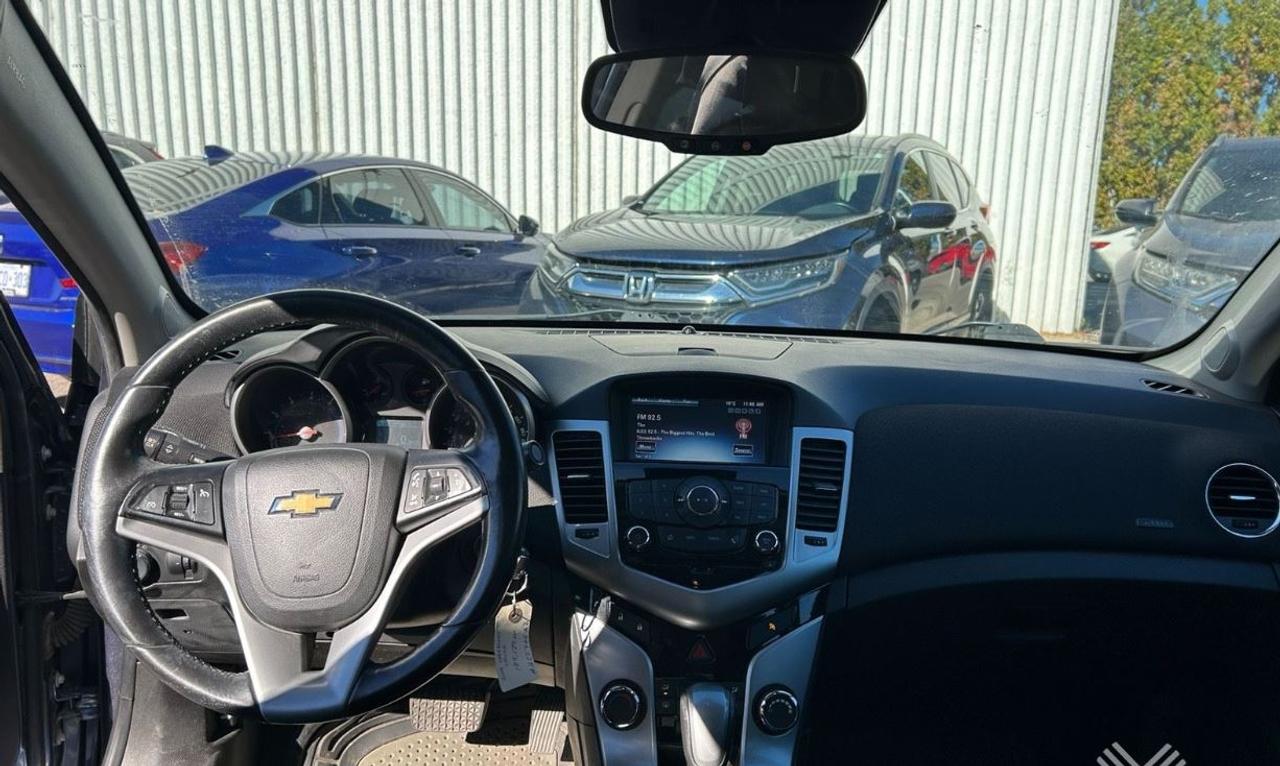 2014 Chevrolet Cruze 1LT Local Owner Service Records LOW KM'S !!! Photo