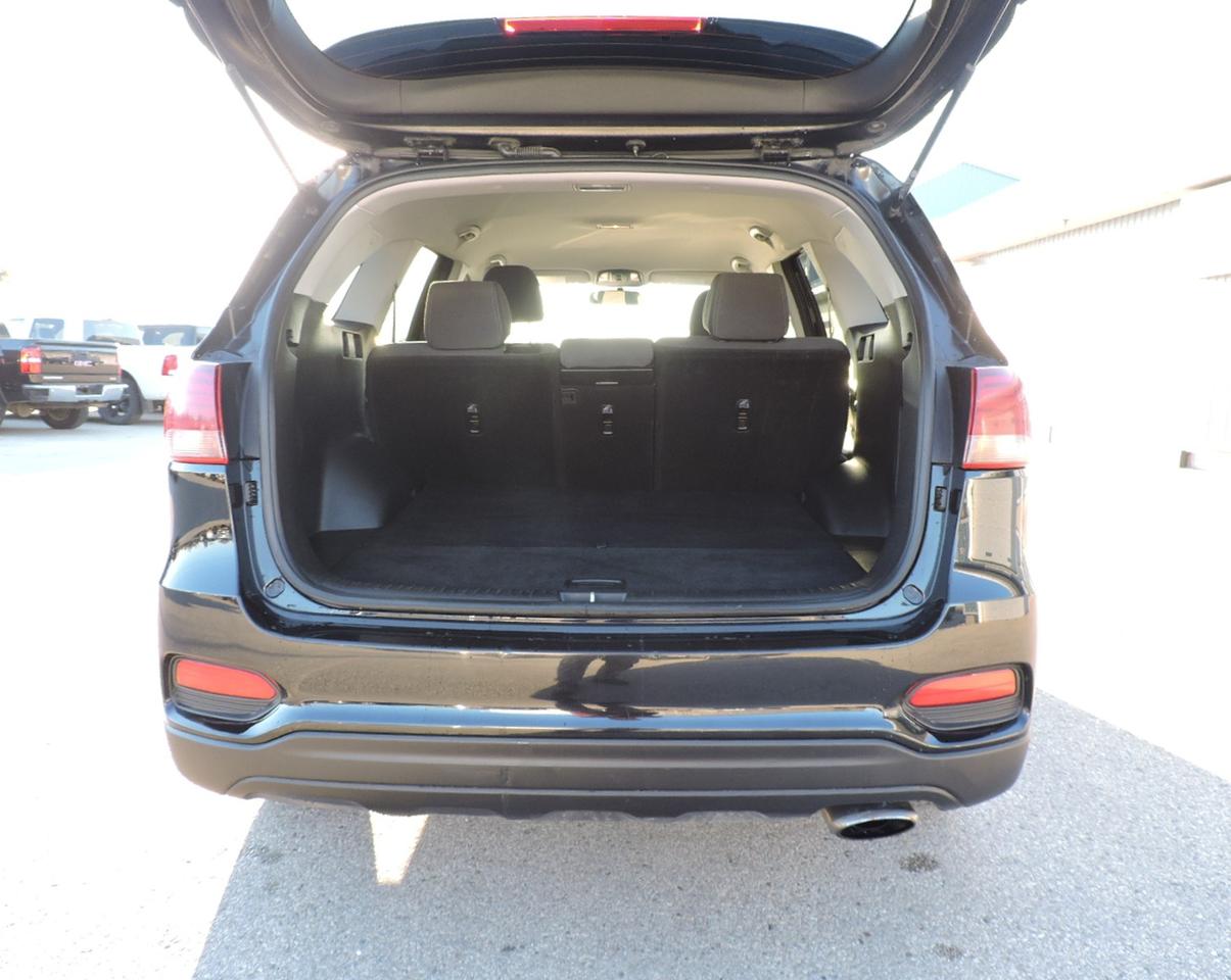 2019 Kia Sorento LX 2.4L All Wheel Drive New Brakes 183000 KMS Photo