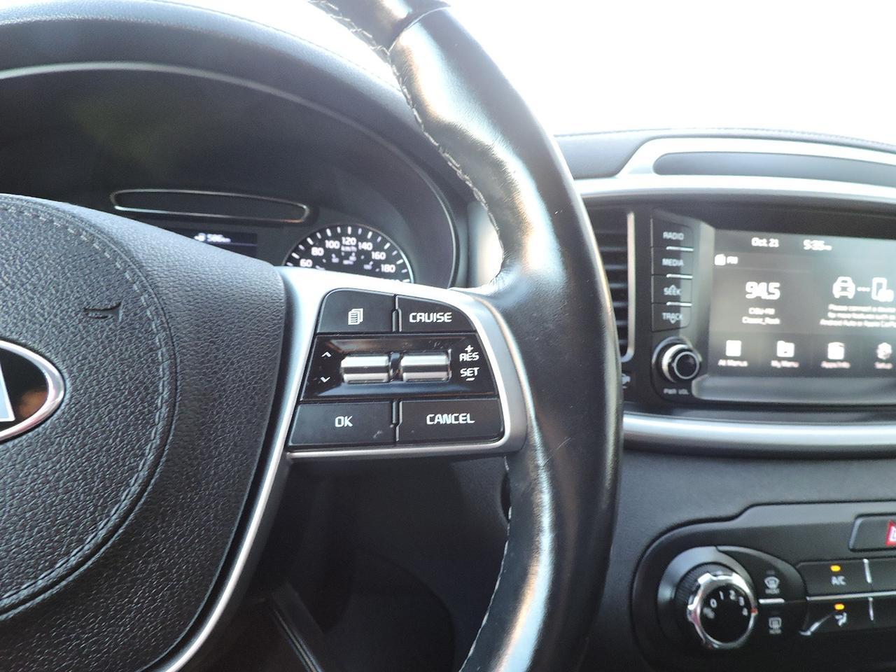 2019 Kia Sorento LX 2.4L All Wheel Drive New Brakes 183000 KMS Photo