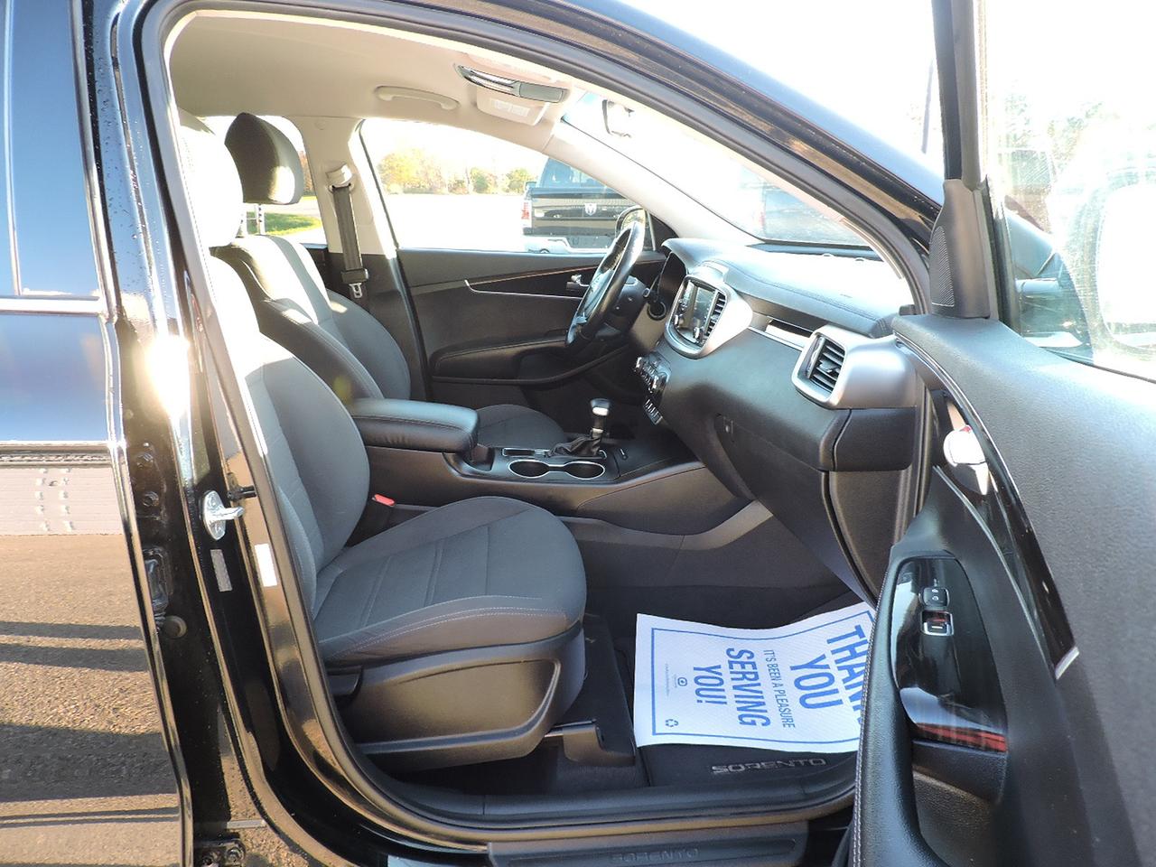 2019 Kia Sorento LX 2.4L All Wheel Drive New Brakes 183000 KMS Photo
