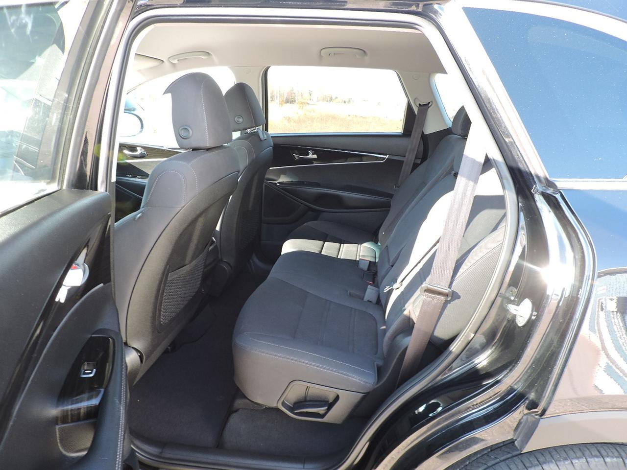 2019 Kia Sorento LX 2.4L All Wheel Drive New Brakes 183000 KMS Photo