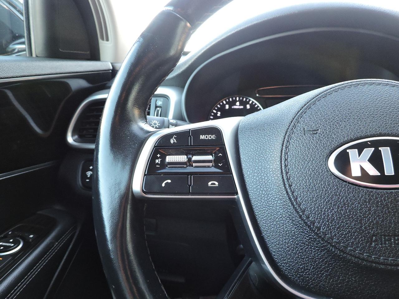 2019 Kia Sorento LX 2.4L All Wheel Drive New Brakes 183000 KMS Photo