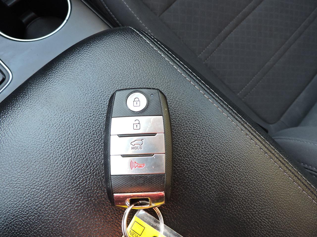 2019 Kia Sorento LX 2.4L All Wheel Drive New Brakes 183000 KMS Photo