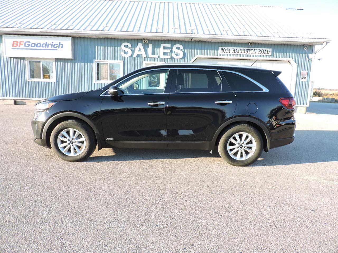 2019 Kia Sorento LX 2.4L All Wheel Drive New Brakes 183000 KMS Photo