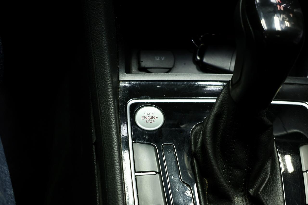2021 Volkswagen Passat Highline - AS IS AS TRADED|R-LINE|SUNROOF|CAMERA Photo
