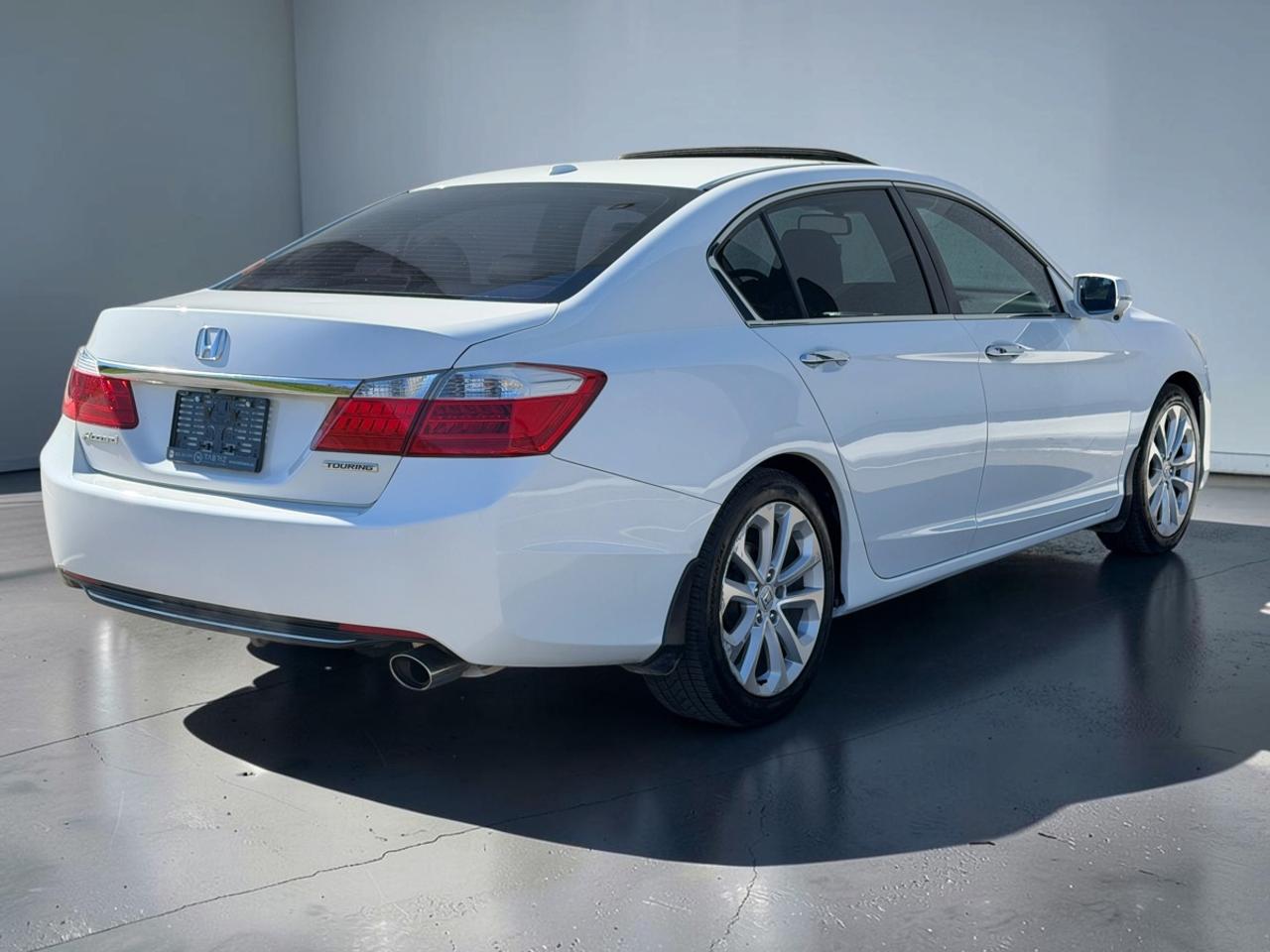 2015 Honda Accord Touring Photo