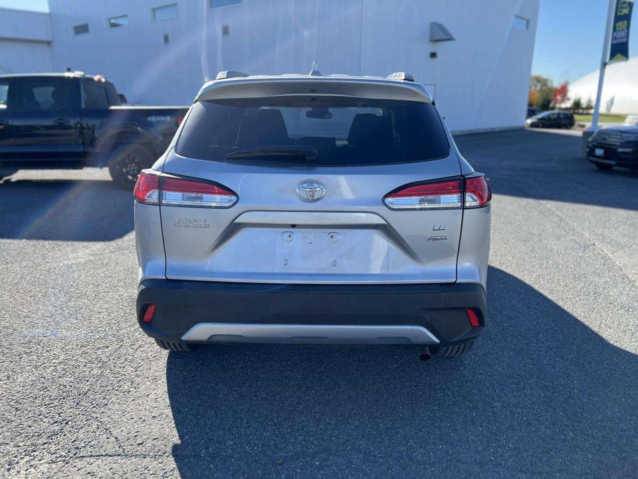 2022 Toyota Corolla Cross LE Photo