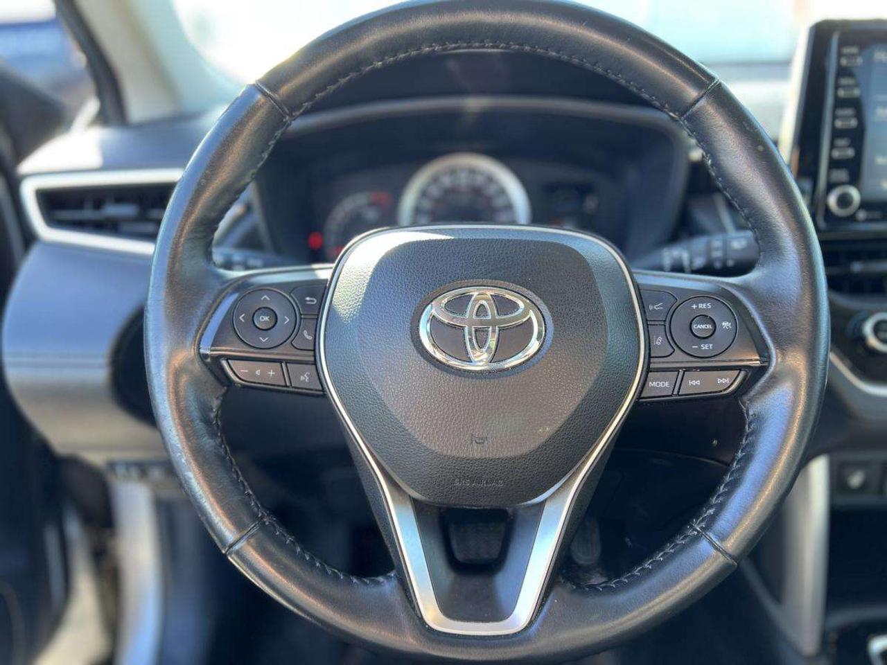 2022 Toyota Corolla Cross LE Photo