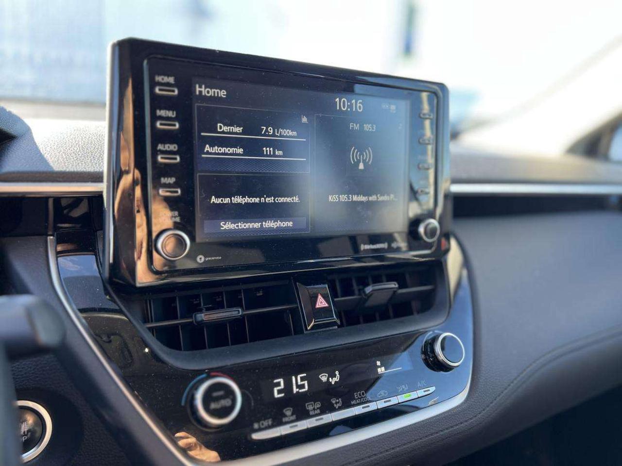 2022 Toyota Corolla Cross LE Photo