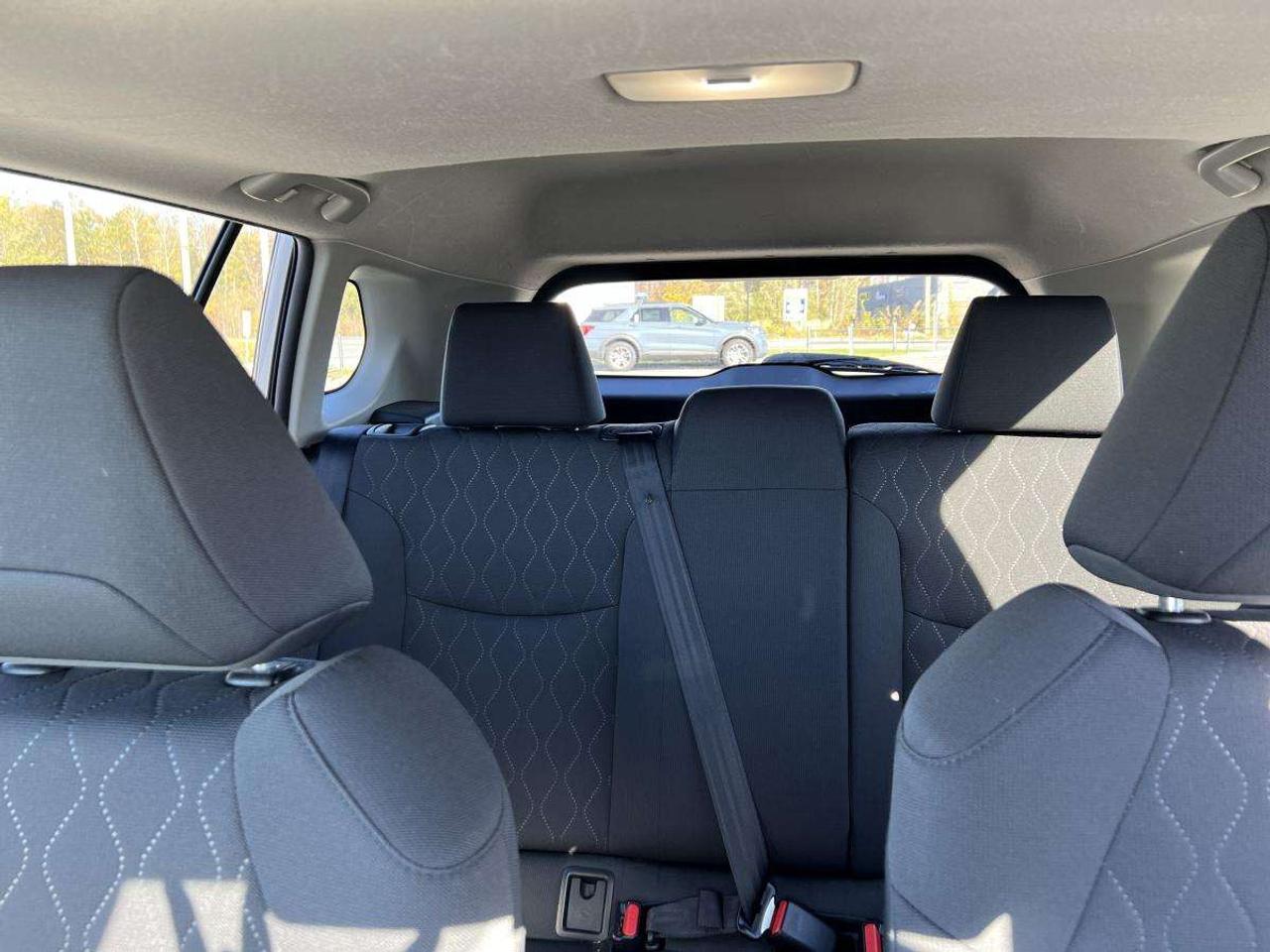 2022 Toyota Corolla Cross LE Photo