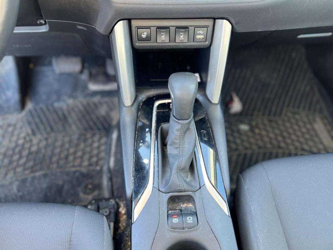 2022 Toyota Corolla Cross LE Photo