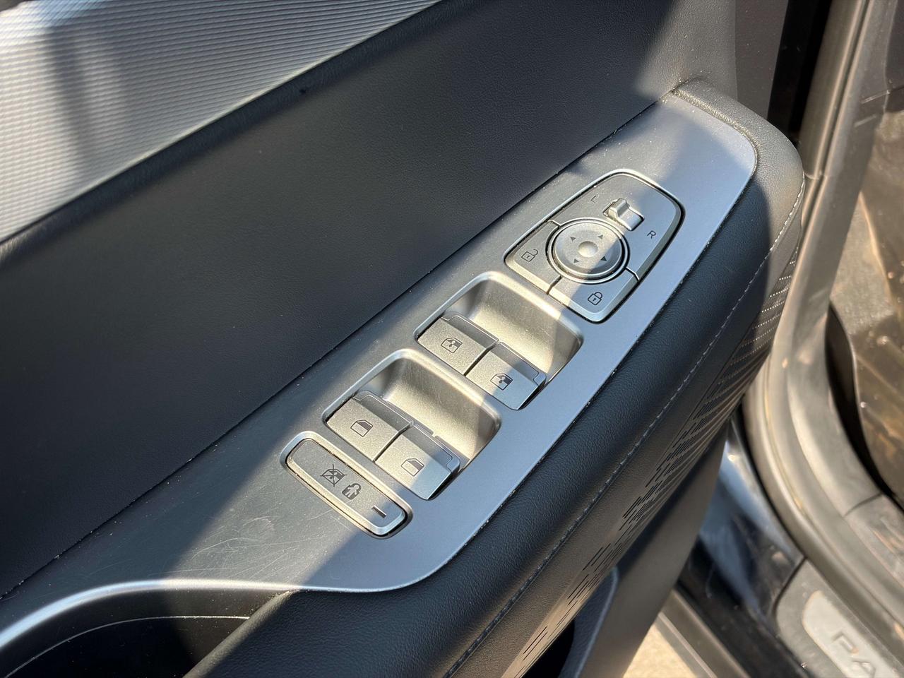2020 Hyundai PALISADE Luxury 7-Passenger AWD Photo