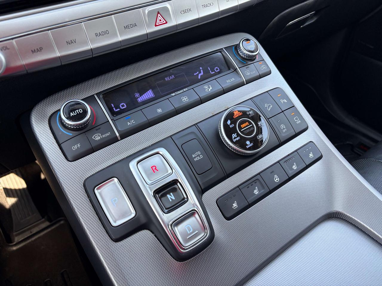 2020 Hyundai PALISADE Luxury 7-Passenger AWD Photo