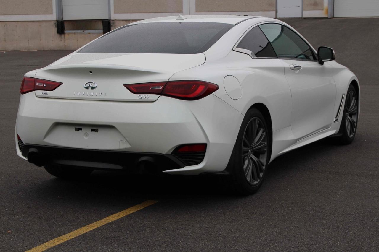 2017 Infiniti Q60 Premium Photo