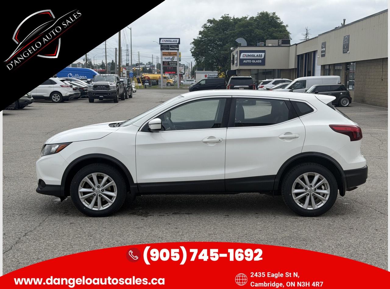 2018 Nissan Rogue Sport SV Photo